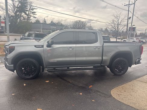 Used 2025 GMC Sierra 1500 Elevation w/ Elevation Premium Package image 9