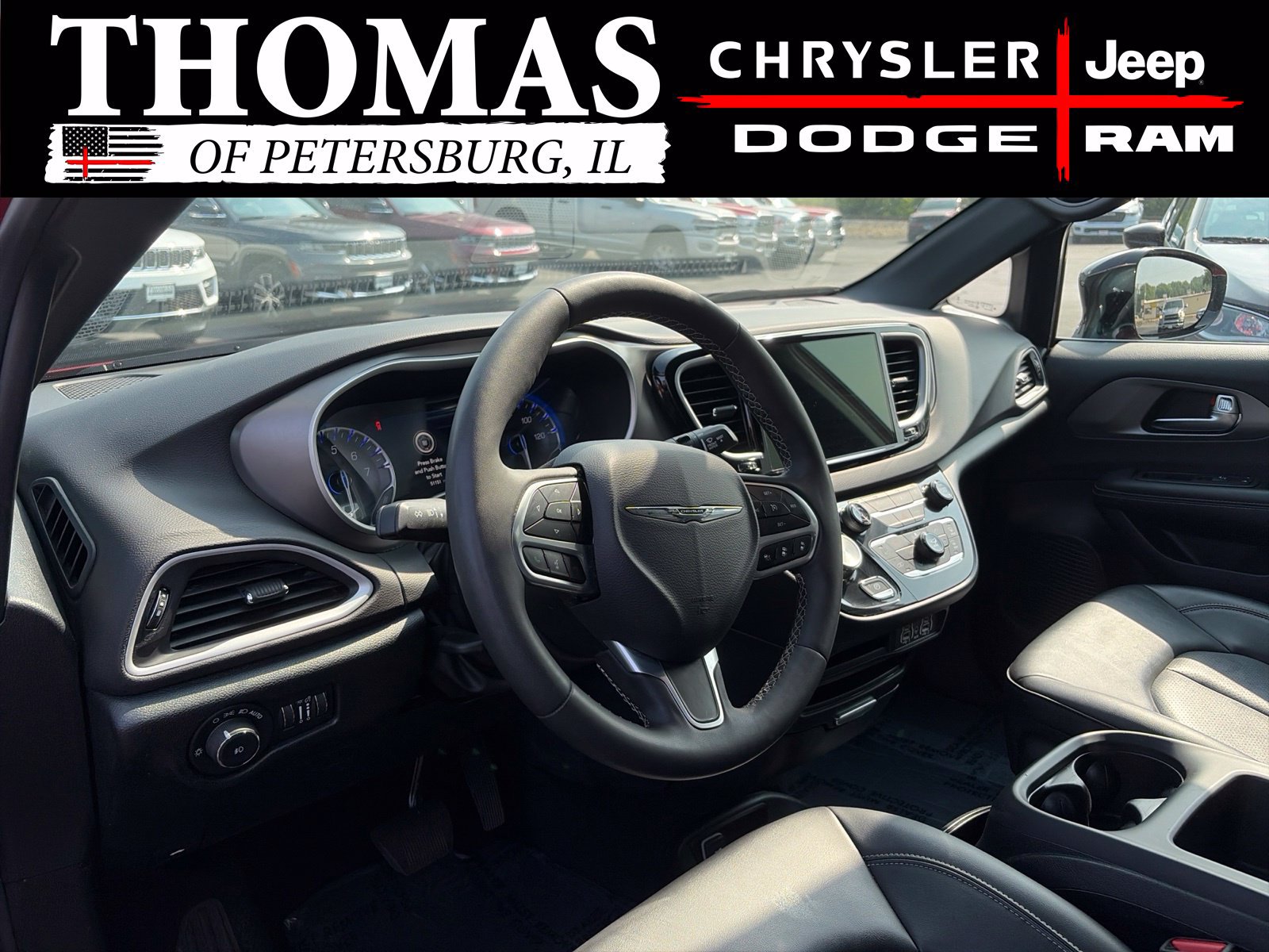Used 2025 Chrysler Pacifica Select FWD image 13
