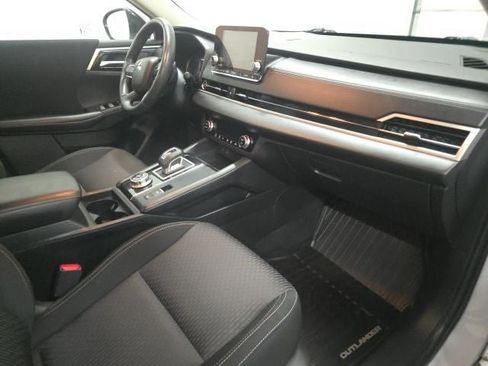 Used 2022 Mitsubishi Outlander ES AWD/4WD image 4