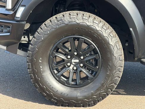 Used 2025 Ford F150 Raptor image 26