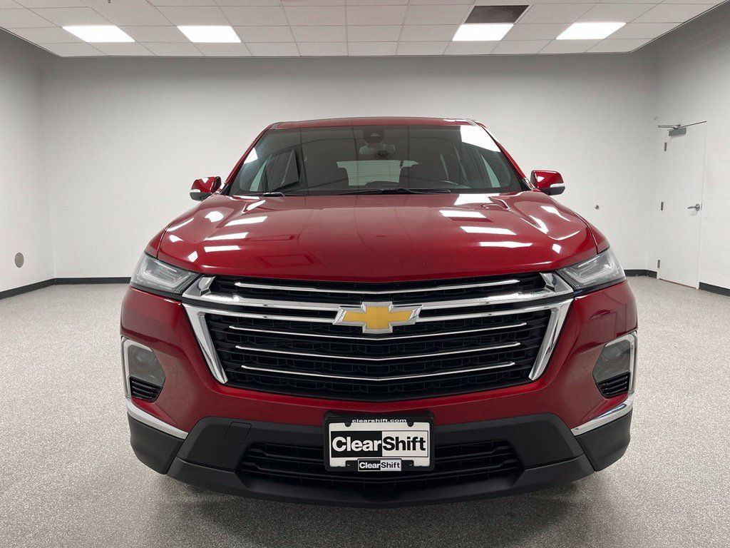 Used 2023 Chevrolet Traverse LT AWD/4WD image 3