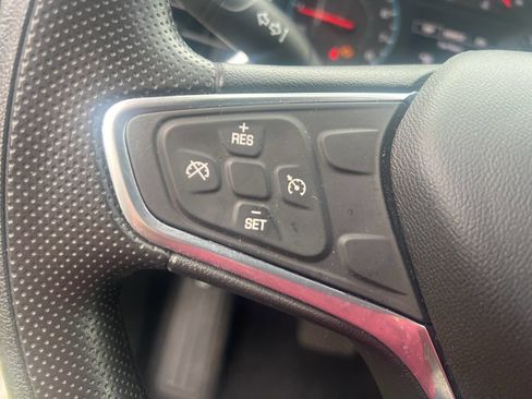 Used 2019 Chevrolet Equinox LS w/ LS Convenience Package image 17