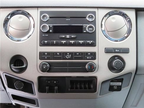 Used 2016 Ford F250 XLT image 7