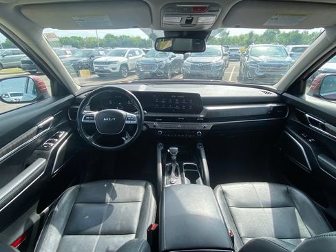 Used 2023 Kia Telluride EX w/ EX Captain's Chair Package FWD image 15