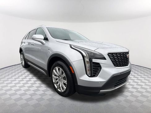 Used 2022 Cadillac XT4 Premium Luxury w/ Safety Alert Package FWD image 3