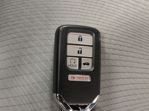 Used 2017 Honda Accord EX image 32