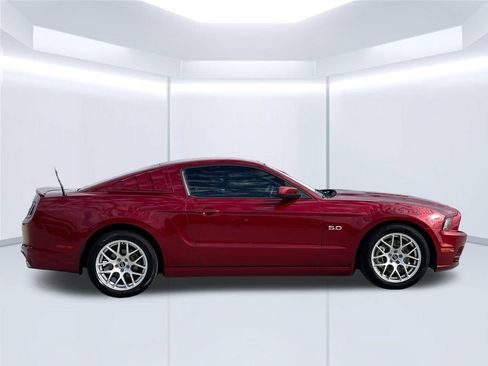 Used 2014 Ford Mustang GT RWD image 7