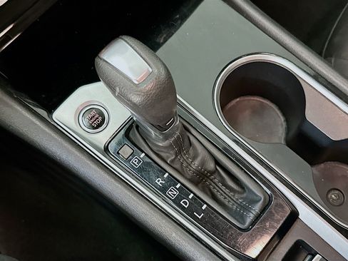 Used 2024 Nissan Altima 2.5 SV AWD/4WD image 25