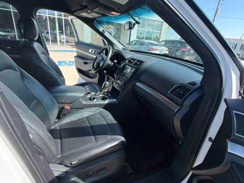 Used 2019 Ford Explorer XLT w/ Equipment Group 201A FWD image 14