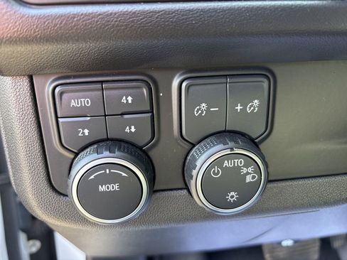 Used 2022 Chevrolet Tahoe High Country image 35