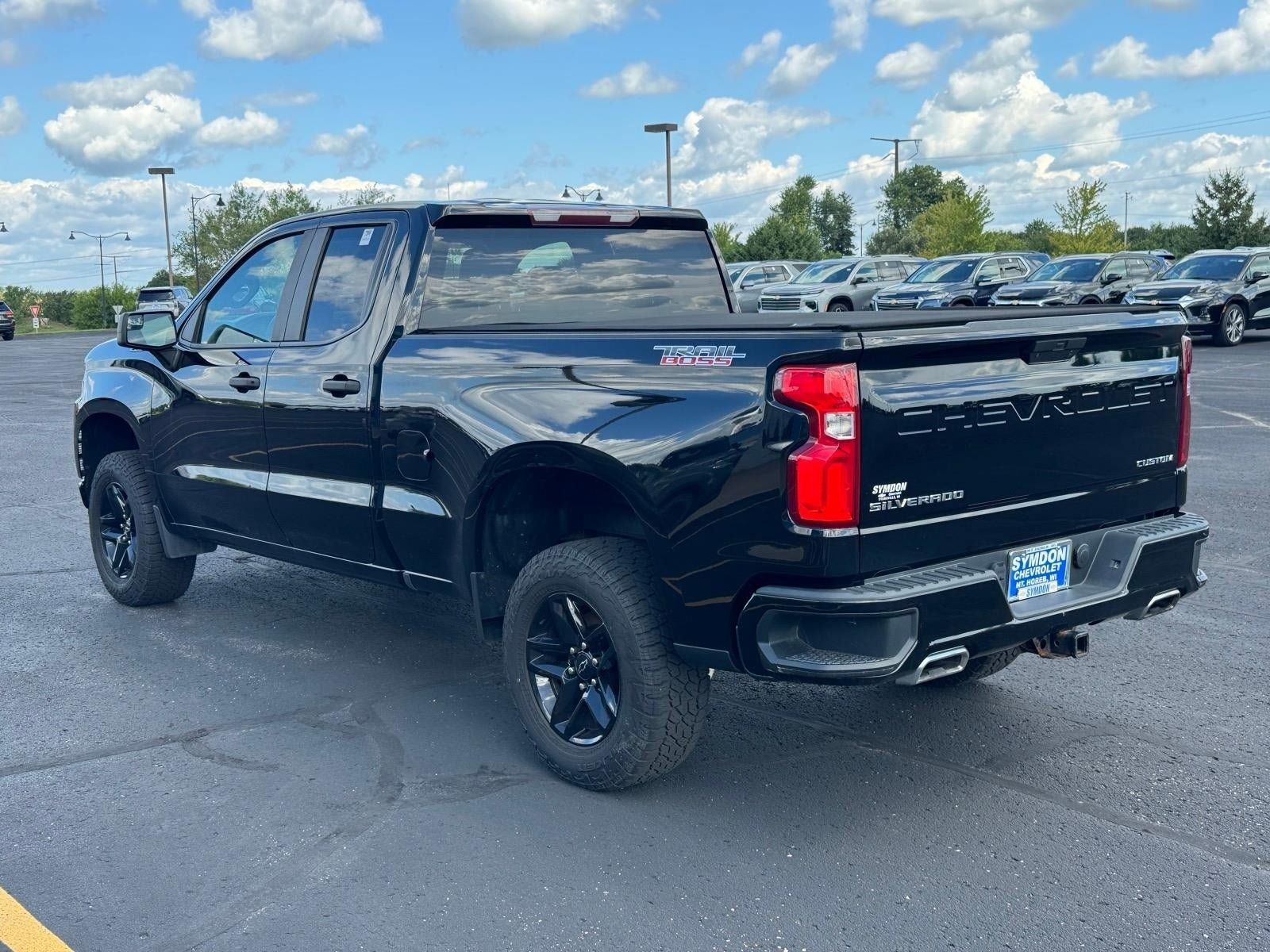 Used 2019 Chevrolet Silverado 1500 Custom Trail Boss w/ Custom Convenience Package AWD/4WD image 3
