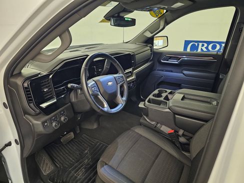 Used 2025 Chevrolet Silverado 1500 LT AWD/4WD image 3