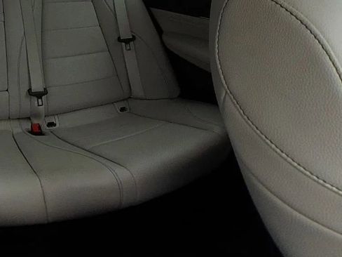 Used 2020 Mercedes-Benz GLE 350 4MATIC image 13