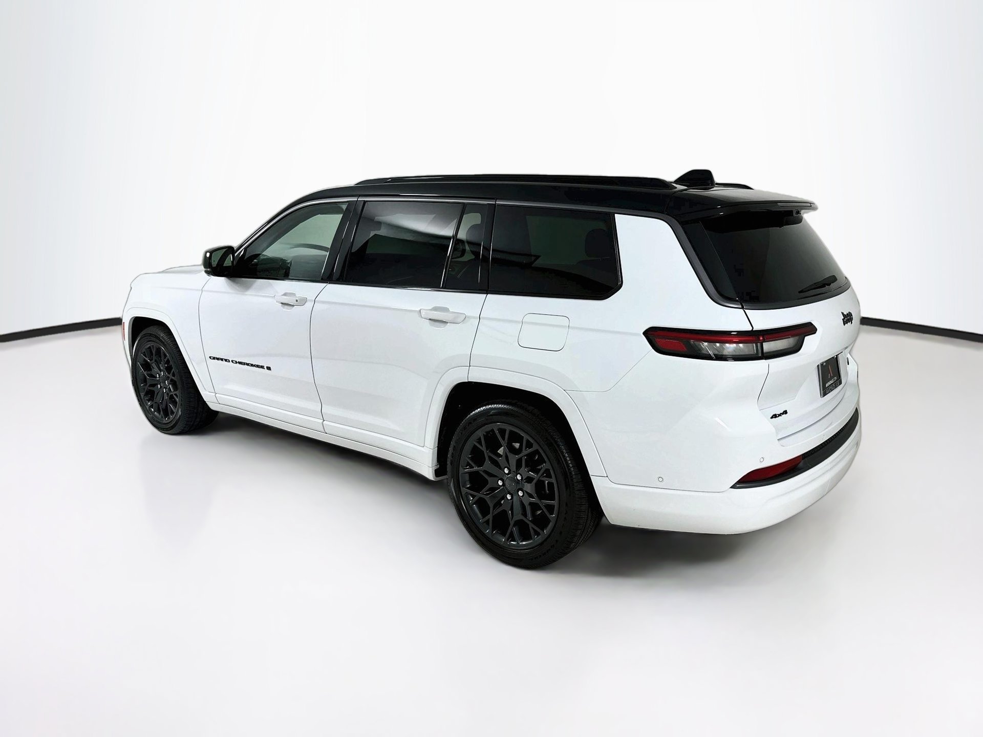 Used 2026 Jeep Grand Cherokee L Summit w/ Obsidian Package AWD/4WD image 6
