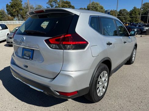 Used 2020 Nissan Rogue S image 3