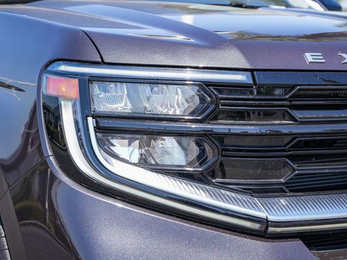 Certified 2025 Ford Expedition Max Platinum AWD/4WD image 4