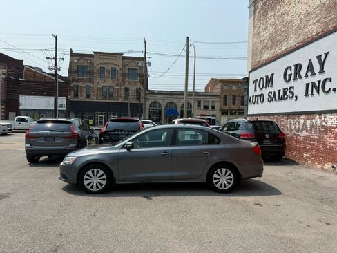Used 2014 Volkswagen Jetta SE FWD image 5