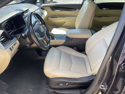 Used 2018 Cadillac XT5 AWD image 15