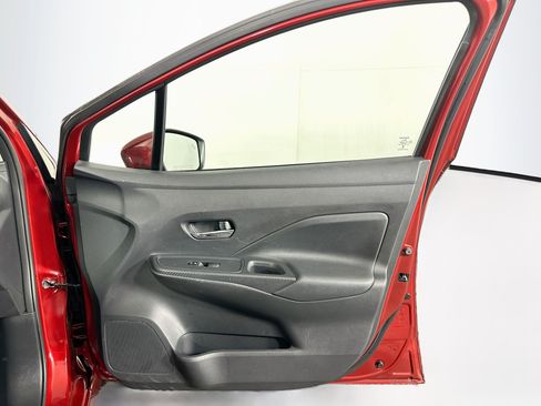 Used 2025 Nissan Versa SV w/ Trunk Package FWD image 31