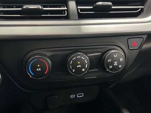 Used 2025 Chevrolet Trax LS FWD image 35