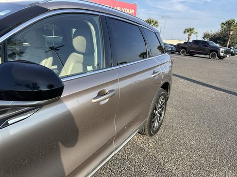 Used 2020 Lincoln Corsair Standard w/ Equipment Group 101A image 12