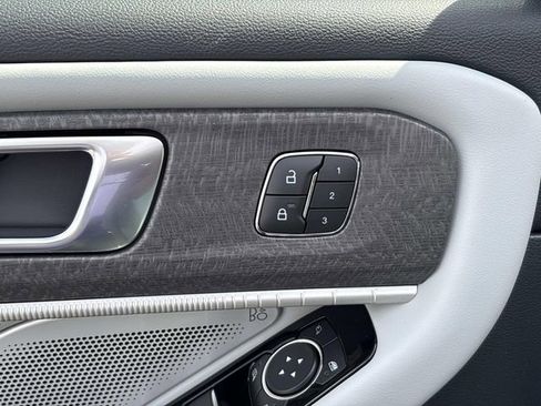 New 2026 Ford Explorer Platinum image 22