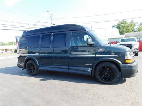 Used 2018 Chevrolet Express 2500 w/ Enhanced Convenience Package RWD image 5