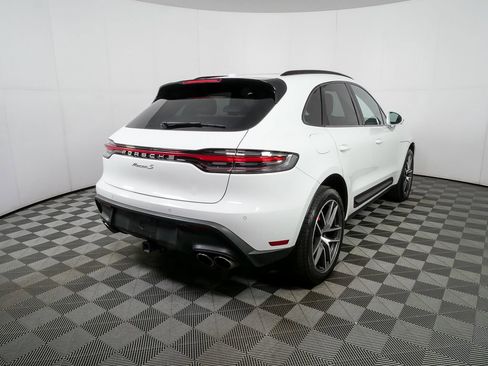 Certified 2022 Porsche Macan S AWD/4WD image 30