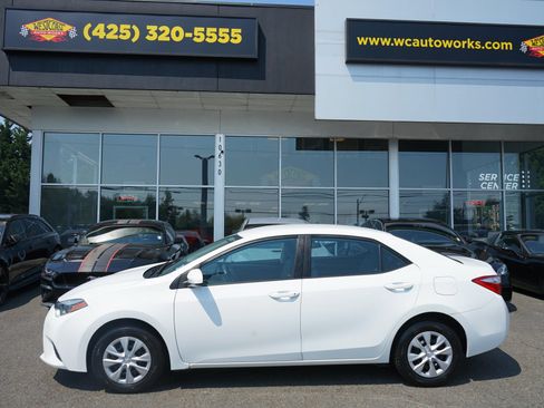 Used 2016 Toyota Corolla L FWD image 2
