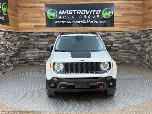 Used 2016 Jeep Renegade Trailhawk AWD/4WD image 3