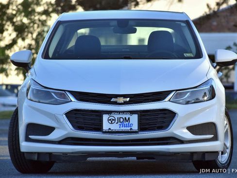 Used 2018 Chevrolet Cruze LT w/ LT Fleet Convenience Package FWD image 3