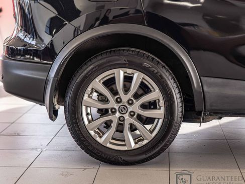 Used 2021 Nissan Rogue Sport SV image 11