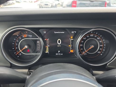 Used 2023 Jeep Wrangler Unlimited Sahara w/ LED Lighting Group AWD/4WD image 13