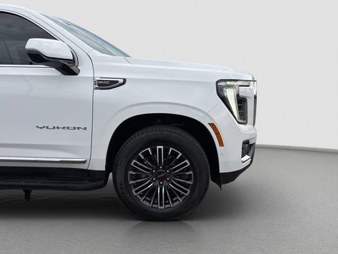 Used 2025 GMC Yukon Elevation w/ LPO, Floor Liner Package AWD/4WD image 23