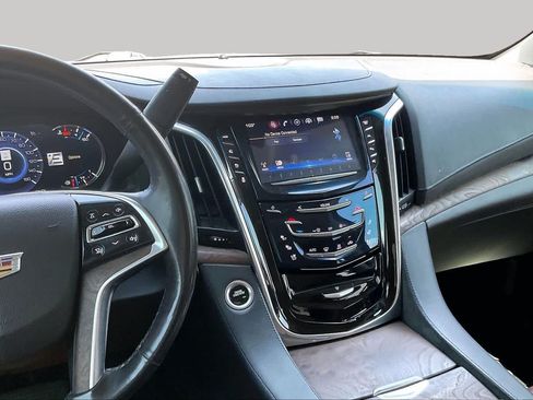 Used 2019 Cadillac Escalade ESV Luxury AWD/4WD image 7