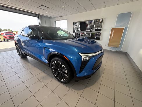 Used 2026 Chevrolet Blazer EV RS w/ Super Cruise Package AWD/4WD image 1