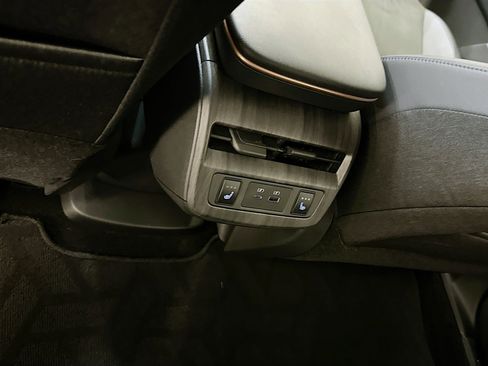 Used 2024 Nissan Ariya EVOLVE+ image 29