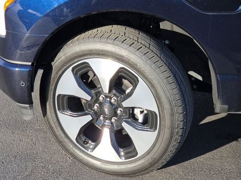 Used 2023 Ford F150 Lightning Platinum image 31