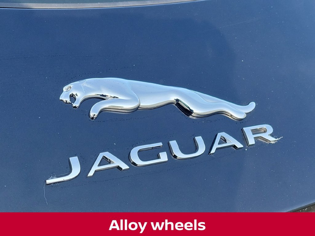 Used 2020 Jaguar F-TYPE Coupe RWD image 12
