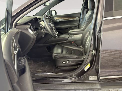 Used 2019 Cadillac XT5 Platinum AWD/4WD image 5