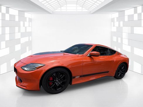 Certified 2024 Nissan Z Performance w/ Heritage Edition RWD image 3