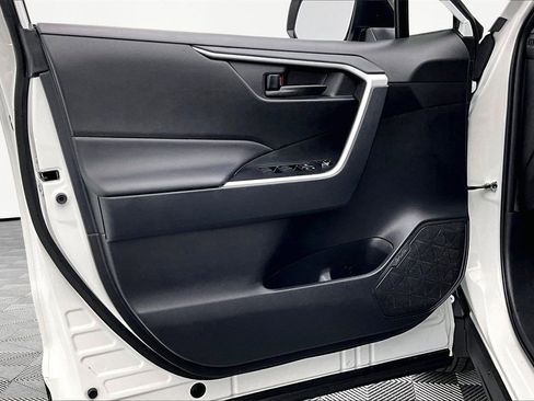 Used 2025 Toyota RAV4 LE image 23