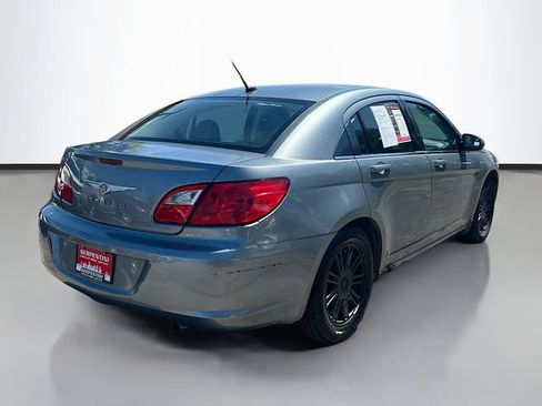 Used 2009 Chrysler Sebring Touring w/ Electronics Convenience Group FWD image 6