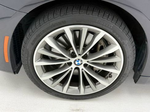 Used 2023 BMW 540i w/ Premium Package image 6