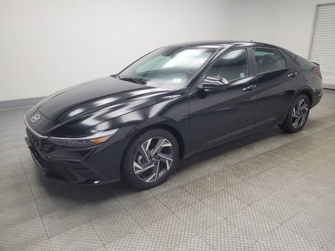 Used 2025 Hyundai Elantra Sport FWD image 2