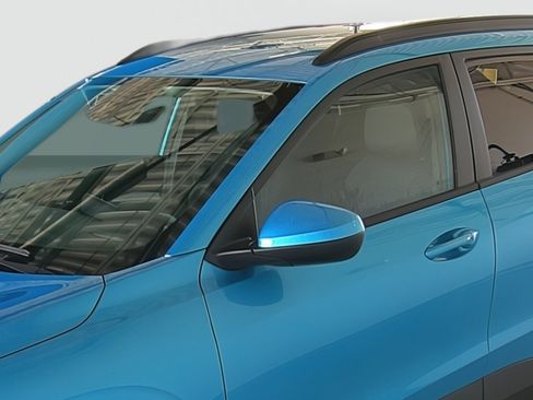 Used 2025 Chevrolet Trax LT w/ Driver Confidence Package FWD image 8