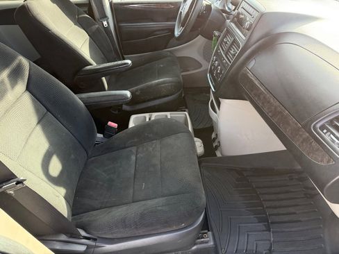 Used 2011 Dodge Grand Caravan Express image 11