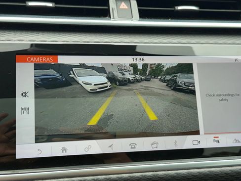 Used 2020 Land Rover Range Rover Velar R-Dynamic S AWD/4WD image 22