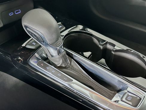 Used 2025 Chevrolet Trax LT w/ LT Convenience Package image 23