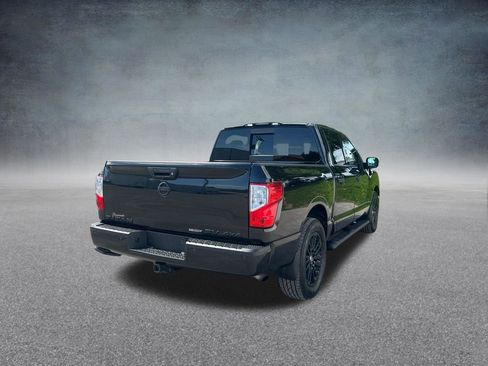 Used 2018 Nissan Titan SV w/ SV Convenience Package AWD/4WD image 6